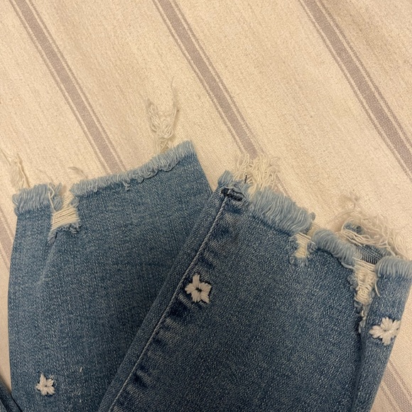 A&F Embroidered Jeans - Picture 4 of 5